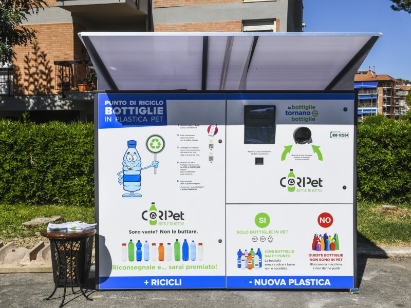 Green Retail  -  Etruria Retail e Coripet insieme per il riciclo delle bottiglie in PET 