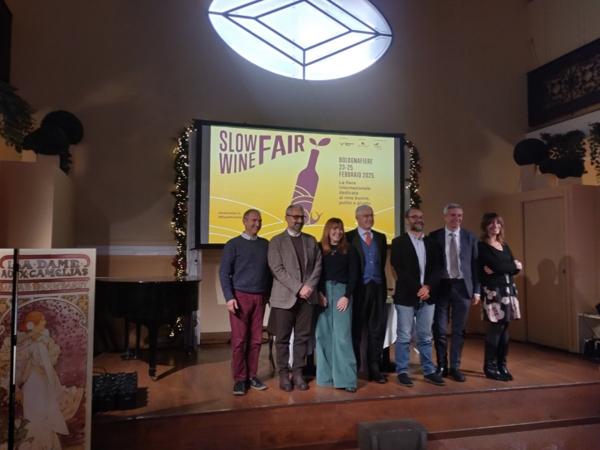 Green Retail  -  Presentata Slow Wine Fair 2025, la fiera del vino buono pulito e giusto 