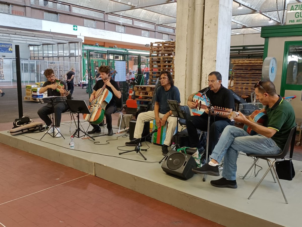 Green Retail  -  Sogemi: inclusione e cultura con “Il liuto della pace” al Mercato Alimentare 