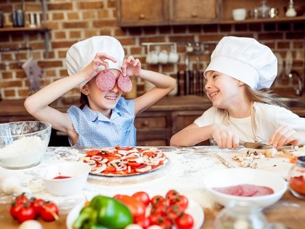 Green Retail  - Molini Pivetti e Academy Iannucci: formazione e solidarietà con “Mani che donano” 
