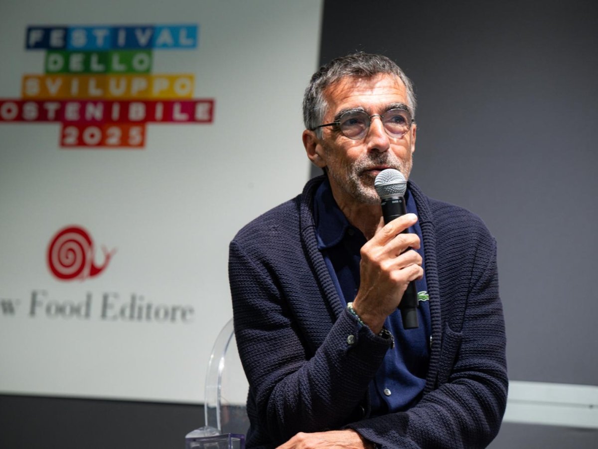 Green Retail - "Il green marketing è finito. È ora di cambiare" - Intervista a Paolo Iabichino Green Retail - "Il green marketing è finito. È ora di cambiare" - Intervista a Paolo Iabichino