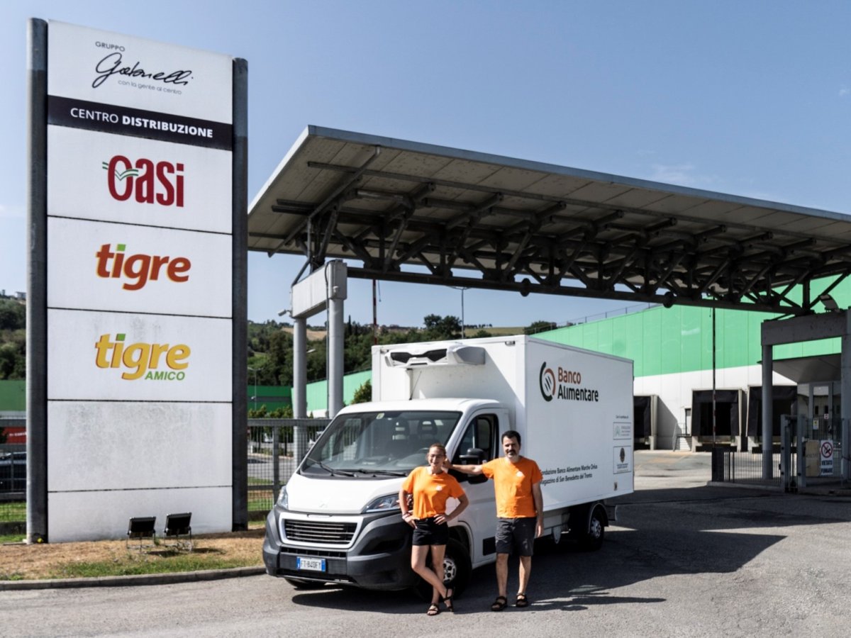 Green Retail - Da Magazzini Gabrielli donati 12.400 prodotti a Banco Alimentare Green Retail - Da Magazzini Gabrielli donati 12.400 prodotti a Banco Alimentare