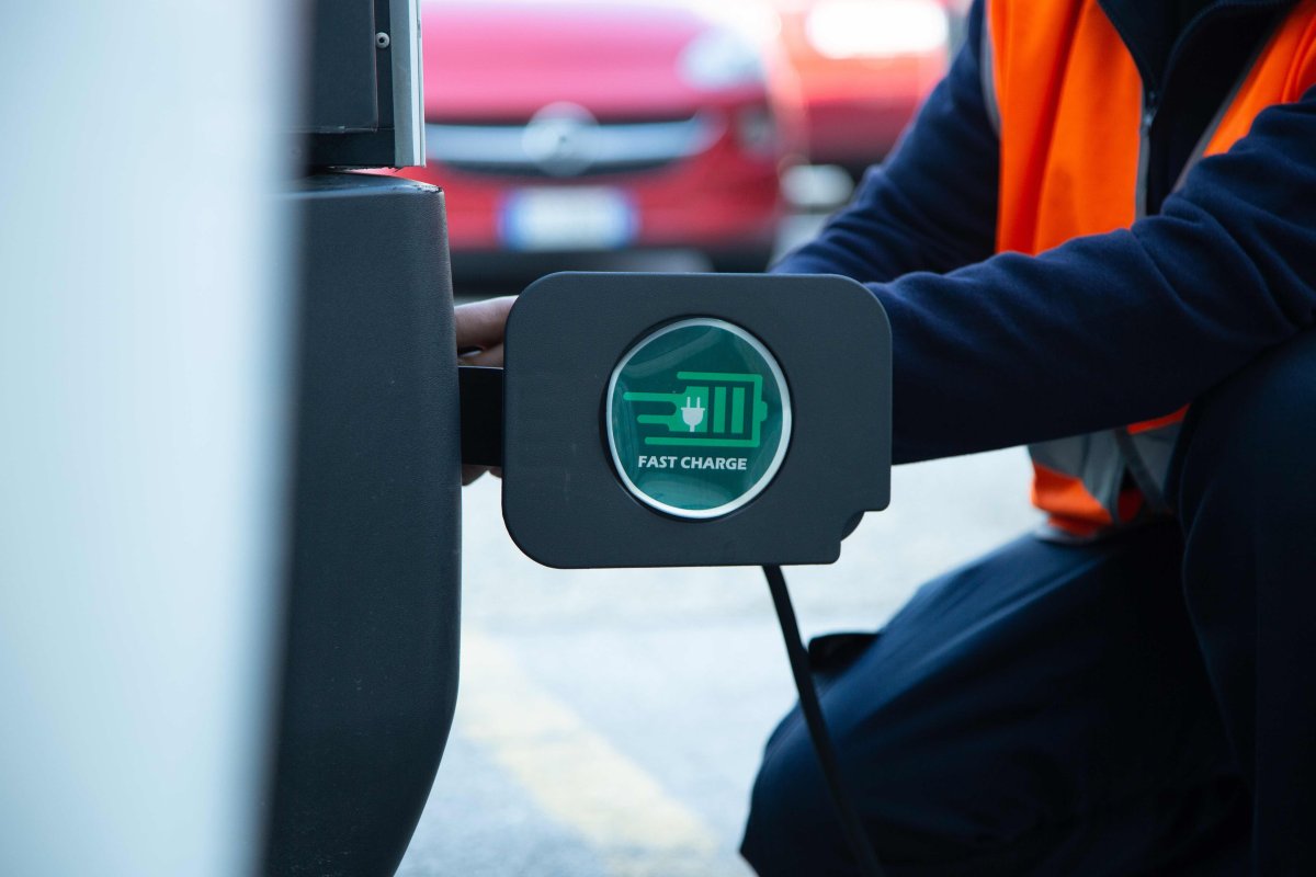 Green Retail  - Amazon estende a Milano le consegne in giornata con scooter elettrici 