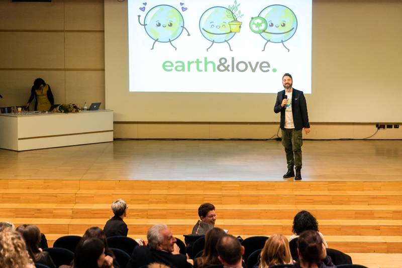 Green Retail  - Earth Love: comunicare la sostenibilità in un mondo phygital 