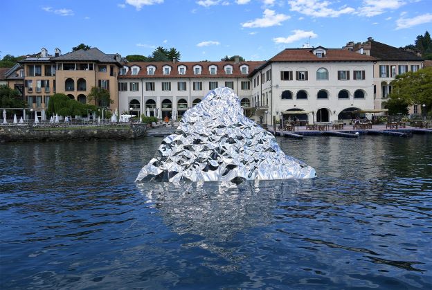 Green Retail  - Continua la mostra SOSHumanity ideata e progettata dalla Fondazione Cavaliere del Lavoro Alberto Giacomini 