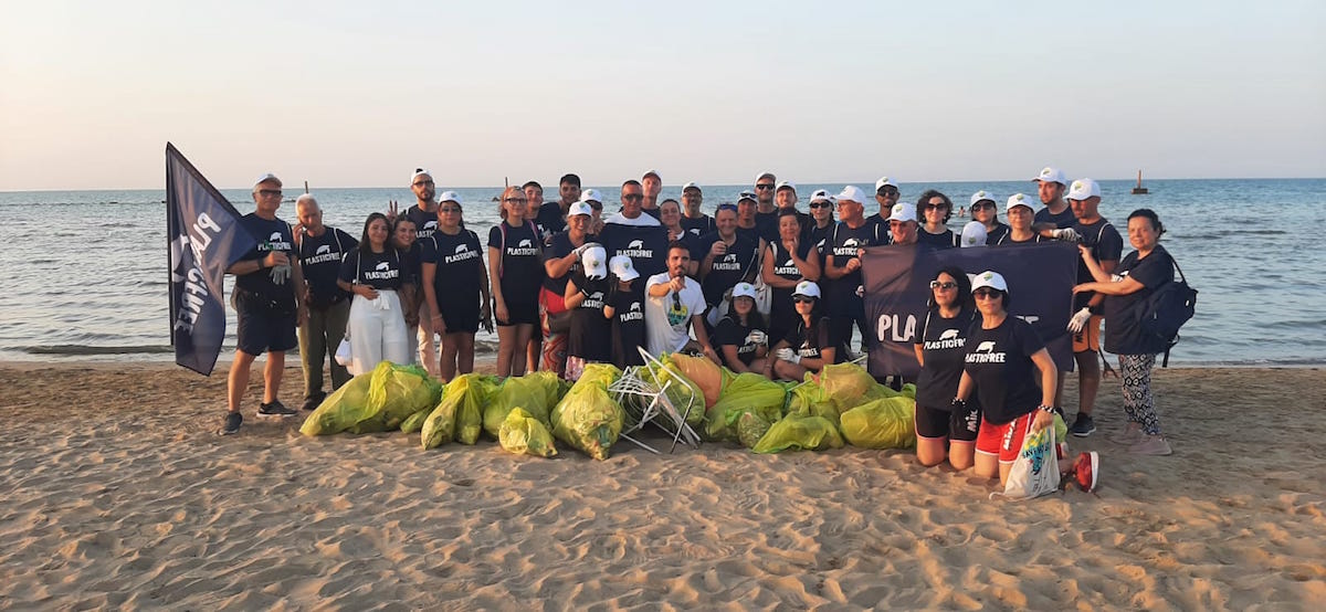 Plastic Free rimuove oltre 35 tonnellate di plastica e rifiuti dalle spiagge italiane