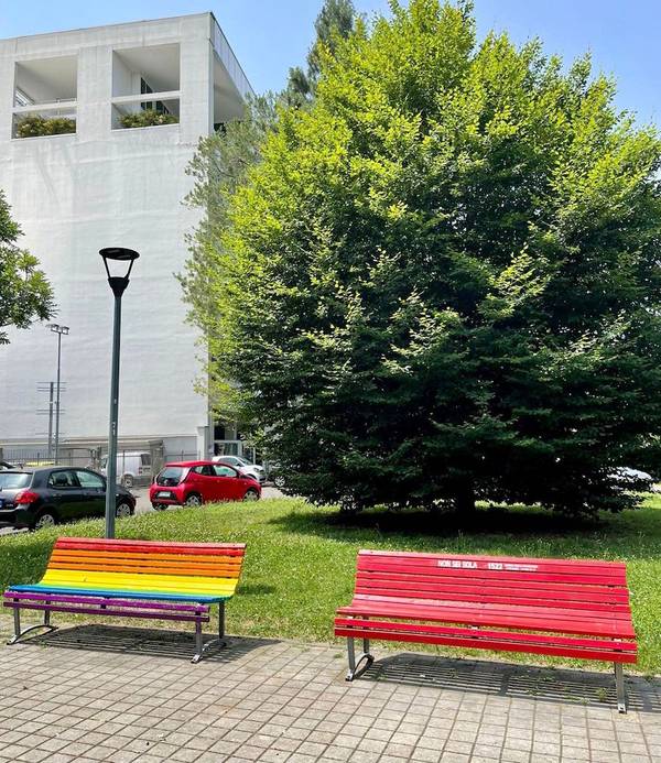 Green Retail  - Zeta Service: una panchina arcobaleno per tutelare i diritti di tutti 