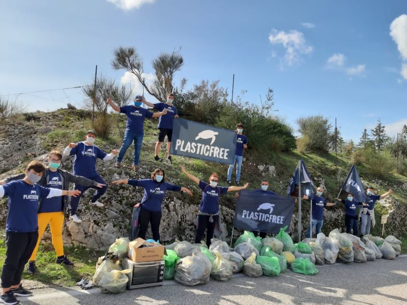 Green Retail  - Caffè Borbone rinnova la partnership con Plastic Free: la pulizia ambientale arriva anche nel Nord Italia 