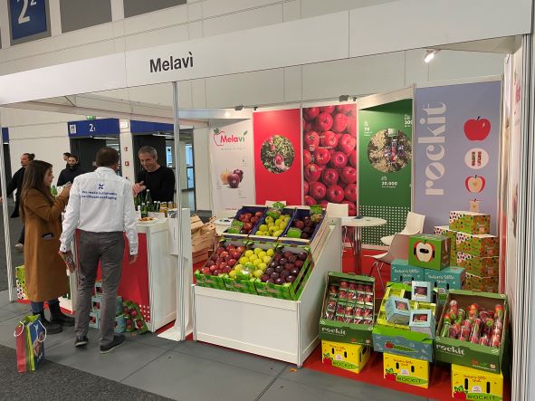 Green Retail  - Melavì porta le mele di qualità Valtellina Igt a Marca Bologna 