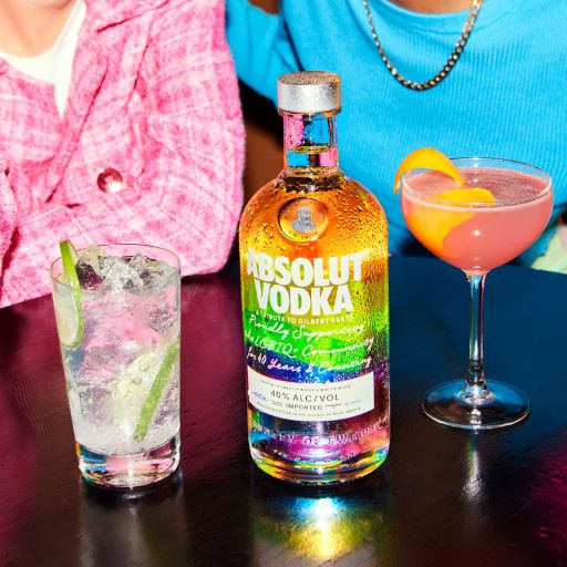 Green Retail  - Absolut conferma il suo impegno per i diritti della comunità Lgbtq+ con la limited edition Absolut Rainbow 