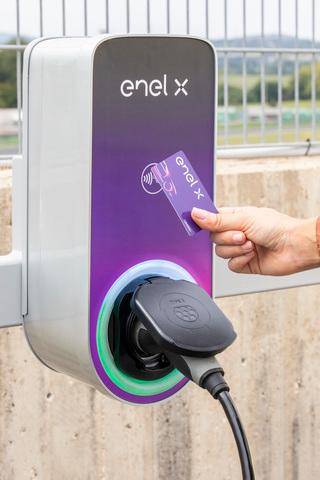 Green Retail  - Smart rinnova la partnership con Enel X per la fornitura di box station domestiche 