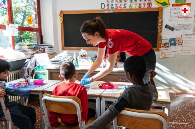 Green Retail  - Andrea Cinciarini, Kellogg  e Croce Rossa insieme per sensibilizzare i bambini della periferia milanese all’importanza di uno stile di vita sano 