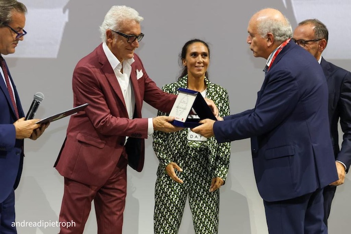 Green Retail  - Orsolini Amedeo vince il premio Confindustria Ceramica Distributor Award 2023 