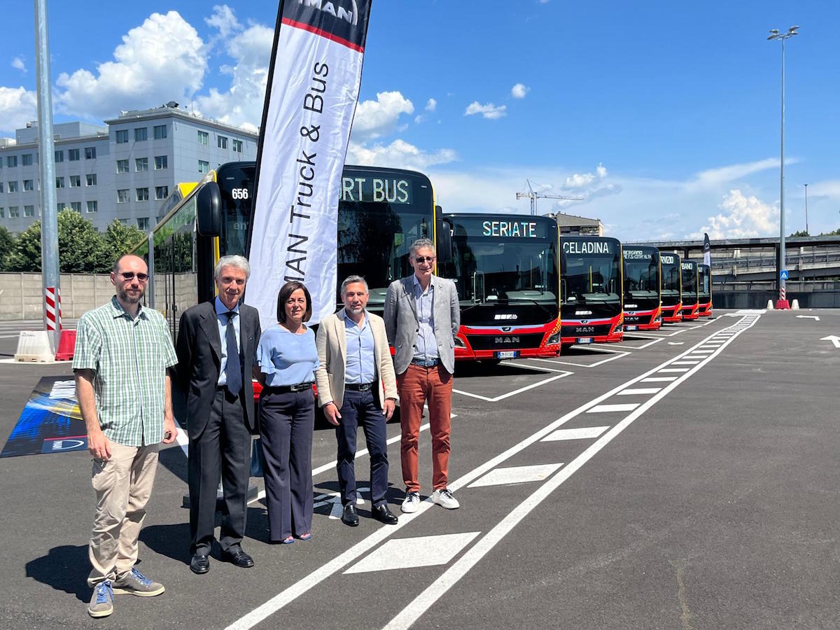 Green Retail  - Sette nuovi autobus a metano mild-hybrid entrano nella flotta aziendale Atb 