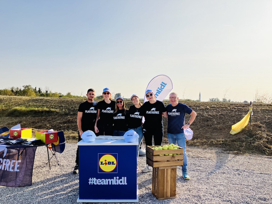 Green Retail  - Lidl Italia è al fianco dei volontari per ripulire l’Adige dai rifiuti 