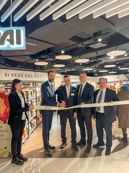 Crai Tirreno apre il primo supermercato al "centro del mondo"